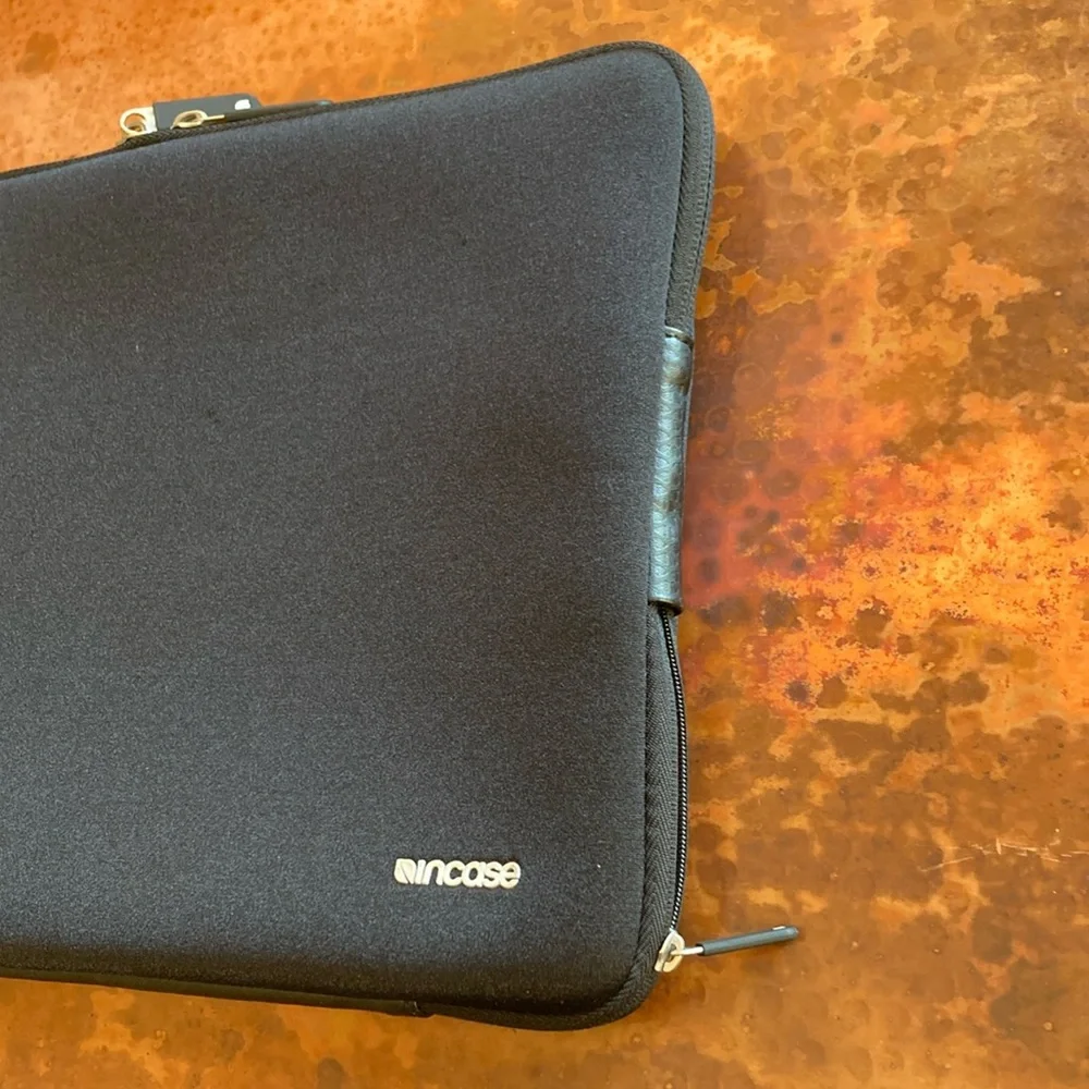 Incase Black Tablet Laptop Sleeve